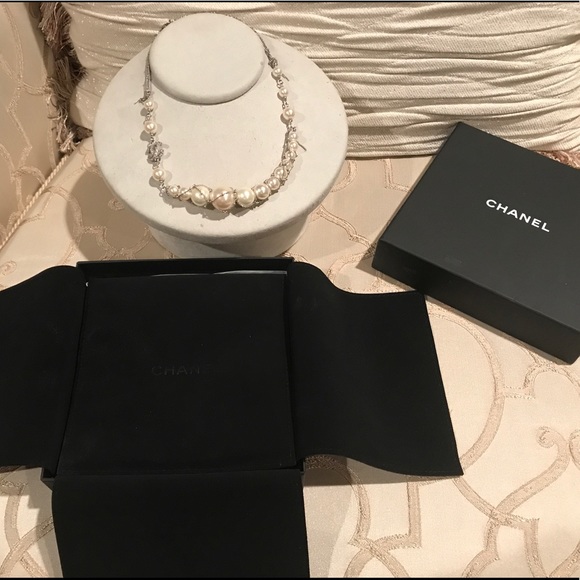 Chanel Pearl Chains Necklace 100% Authentic - Picture 3 of 3